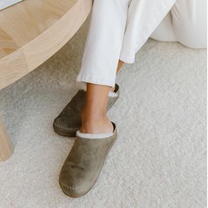 JENNI KAYNE Shearling Lined Moc Clog Lauren Size 40